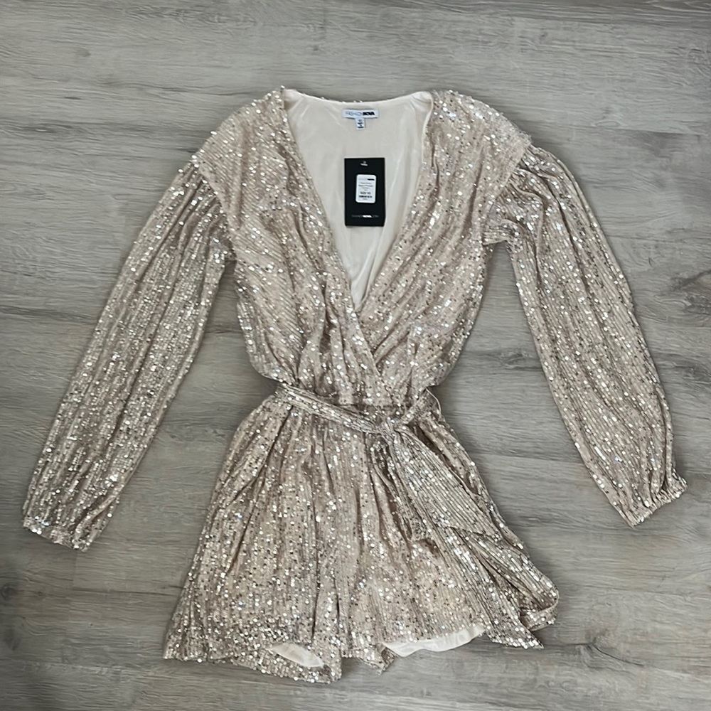 BRAND NEW FASHIONNOVA DIVA SHINE SEAUIN ROMPER IN GOLD SIZE XS Fashion Nova